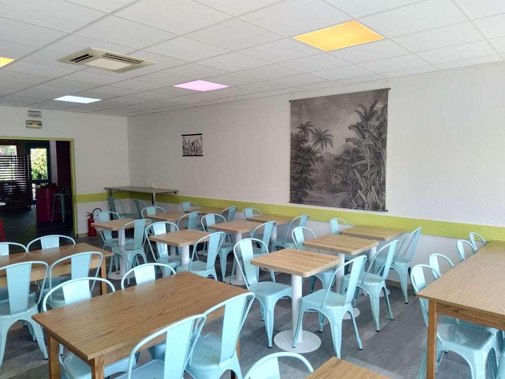 Arl HOTEL Arles Restoran fotoğraf
